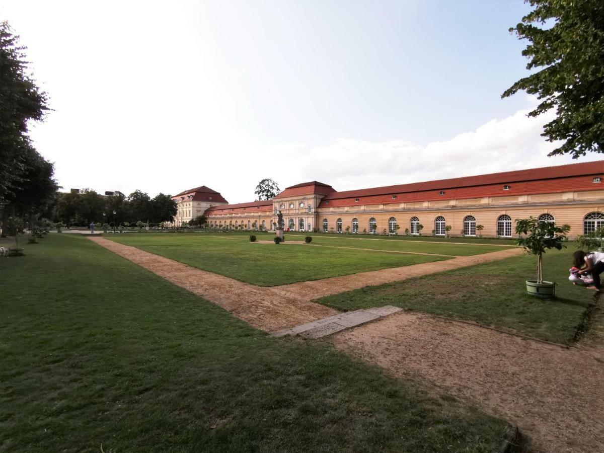 Kvh By Rockchair Apartments L Superhost Status L Boxspringbett Am Schloss Charlottenburg Welcomes You! Berlin Kültér fotó