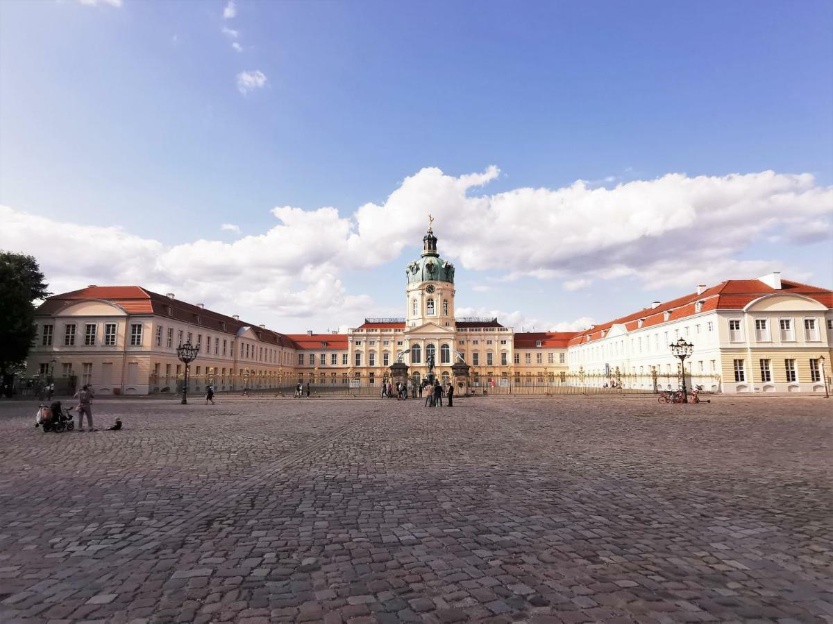 Kvh By Rockchair Apartments L Superhost Status L Boxspringbett Am Schloss Charlottenburg Welcomes You! Berlin Kültér fotó